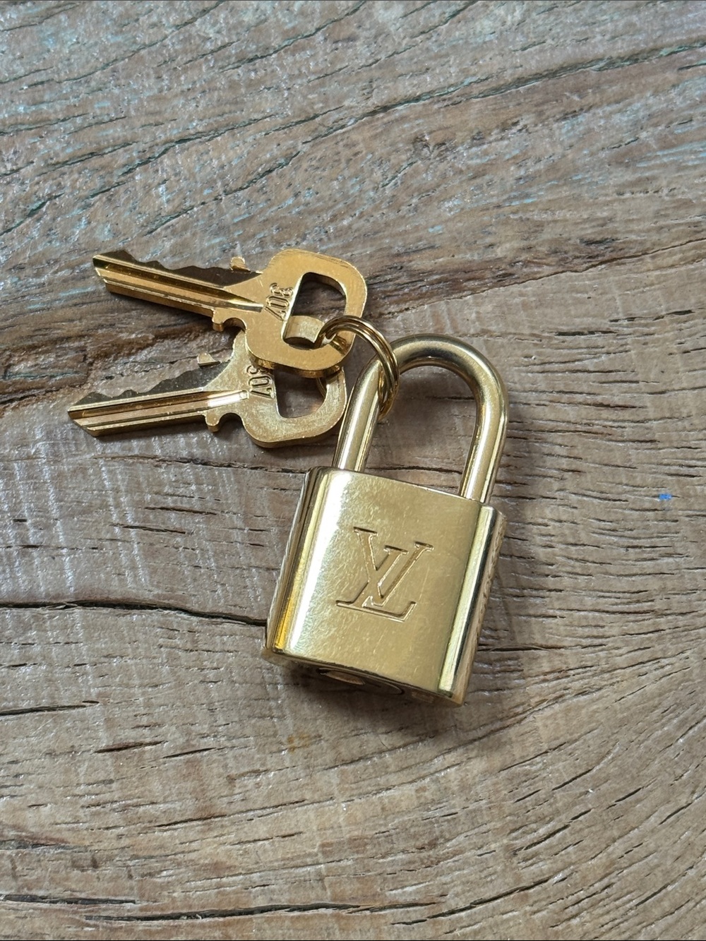New Louis Vuitton key lock set #307